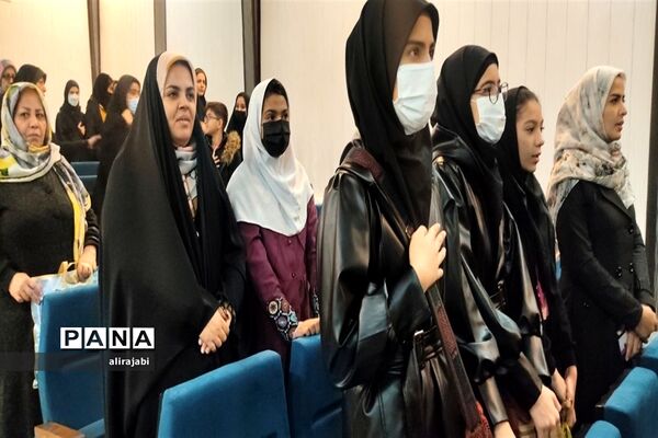 اعزام دانش‌آموزان دختر مدارس منطقه کهریزک به اردوی راهیان نور
