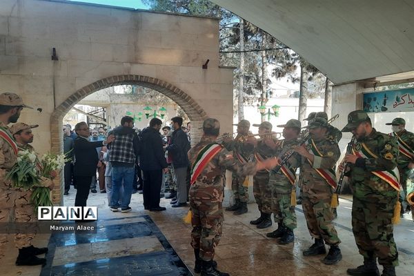 غبارروبی و عطر افشانی گلزار شهدای امامزاده عمادالدین (ع) در شهرستان رباط‌کریم