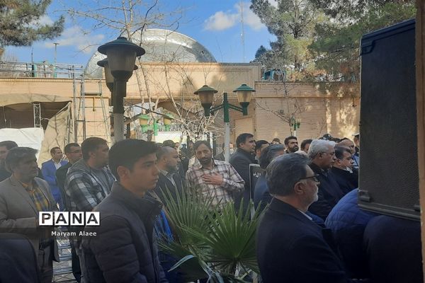 غبارروبی و عطر افشانی گلزار شهدای امامزاده عمادالدین (ع) در شهرستان رباط‌کریم