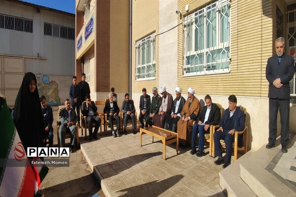 آیین جشن سالگرد پیروزی انقلاب اسلامی در دبیرستان حضرت خدیجه(س) جعفرآباد