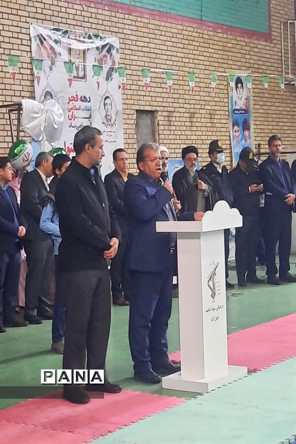 برگزاری جشن انقلاب دانش‌آموزان آموزشگاه رئیس‌زاده