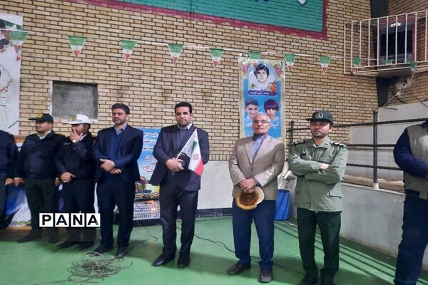 برگزاری جشن انقلاب دانش‌آموزان آموزشگاه رئیس‌زاده