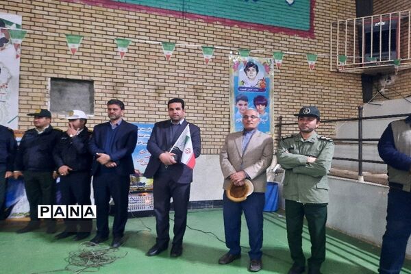 برگزاری جشن انقلاب دانش‌آموزان آموزشگاه رئیس‌زاده