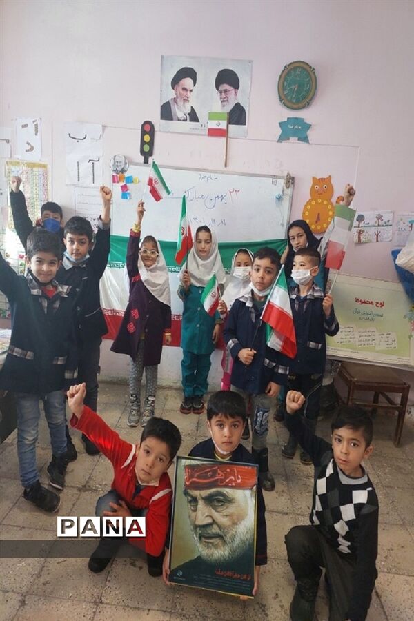 مراسم ادای احترام به پرچم مقدس در مدارس شهرستان طالقان