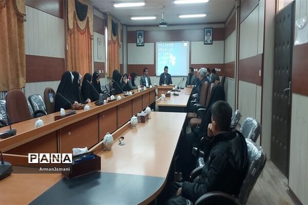 دیدار عوامل اجرایی نشریه امور جوانان خلیل آباد با مادر شهیدان رمضانی
