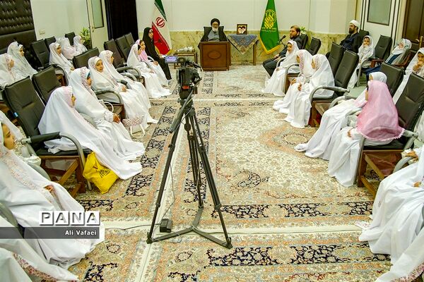 جشن تکلیف دانش‌آموزان مدرسه شهدای مرصاد قم در حرم حضرت معصومه(س)