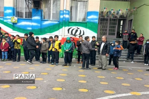 مسابقات جام بهمن در دبستان پانزده خرداد منطقه ۱۳