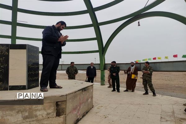 بدرقه دانش‌آموزان دختر شهرستان امیدیه به اردوی راهیان نور