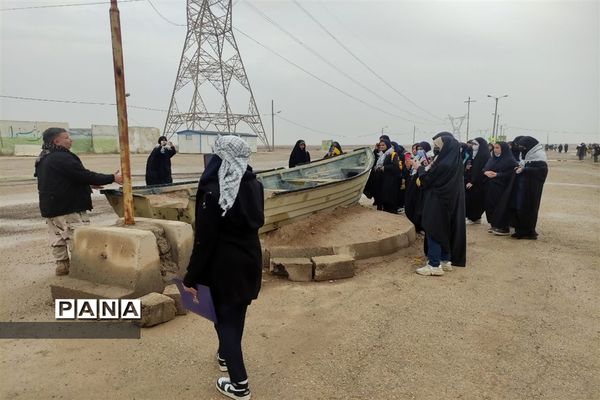 بدرقه دانش‌آموزان دختر شهرستان امیدیه به اردوی راهیان نور