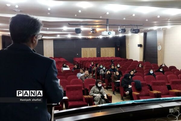 کارگاه آموزشی رابطین پژوهشی گیاهان دارویی و طب ایرانی در استان فارس