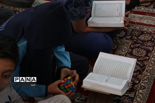 اعتکاف بزرگ دانش‌آموزی در مسجد سید اصفهان 3