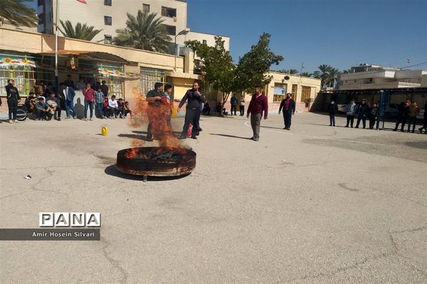 برگزاری دوره آموزشی آتش نشانی در مدارس جهرم