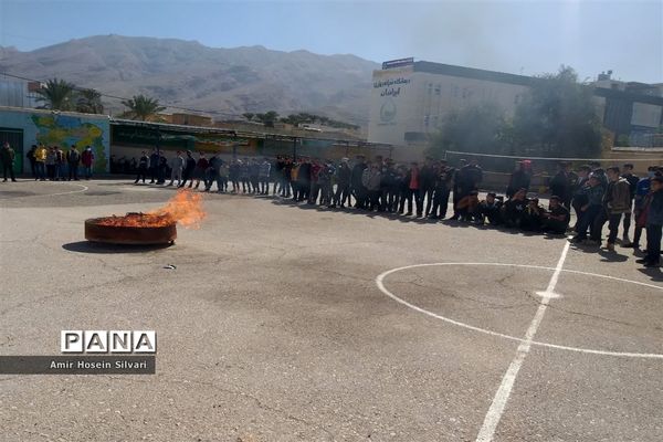 برگزاری دوره آموزشی آتش نشانی در مدارس جهرم