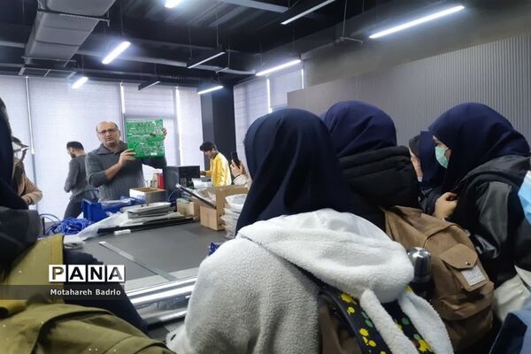 اردوی راهیان پیشرفت دانش‌آموزان مدرسه سمپاد اسلامشهر در پارک علم و فناوری پردیس