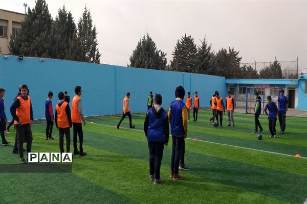 افتتاح زمین چمن دبیرستان دوره اول فضیلت منطقه 4