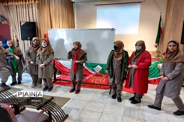 گرامیداشت دهه مبارک فجر در دبیرستان شاهد حجاب منطقه ۱۳