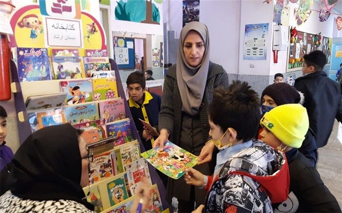 تجهیز و راه‌اندازی کتابخانه دبستان ارشاد رودهن با ۲۰۰ کتاب متنوع  و متناسب برای دانش‌آموزان