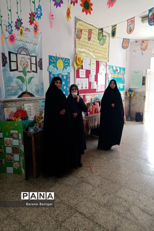 بازدید مسئولان آموزش و پرورش مشهد از توانمندی‌های دانش‌آموزان دبستان رضوی