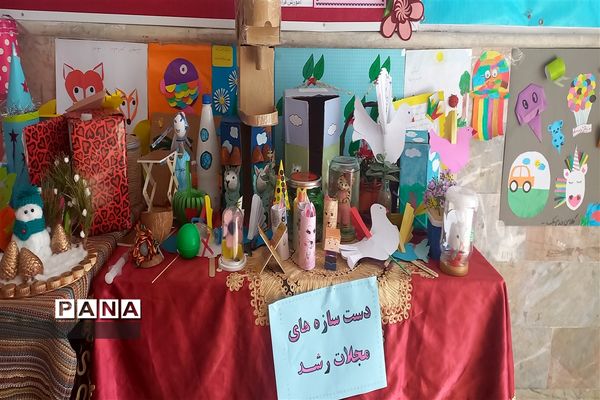 بازدید مسئولان آموزش و پرورش مشهد از توانمندی‌های دانش‌آموزان دبستان رضوی