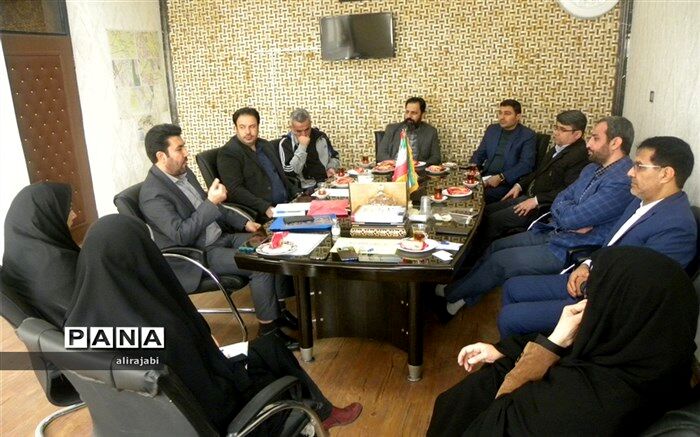 تعامل بین سه ضلع دانش‌آموز، خانواده و معلم باعث پیشرفت دانش‌آموزان می‌شود