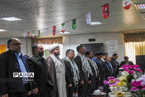 برپایی نمایشگاه صلح و دوستی در دبیرستان نمونه فردوس بافق