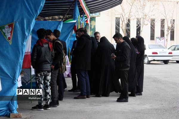 نمایشگاه دست‌سازه‌های دانش‌آموزی مدارس بخش جوادآباد