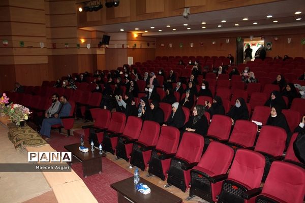 نشست دانش‌آموزی «خوشه پروین» درقم