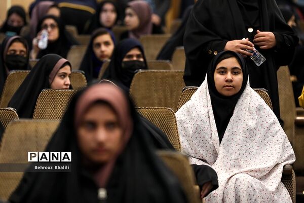 مراسم بدرقه کاروان زیارت اولی‌های دانش‌آموزی مشهد الرضا(ع)