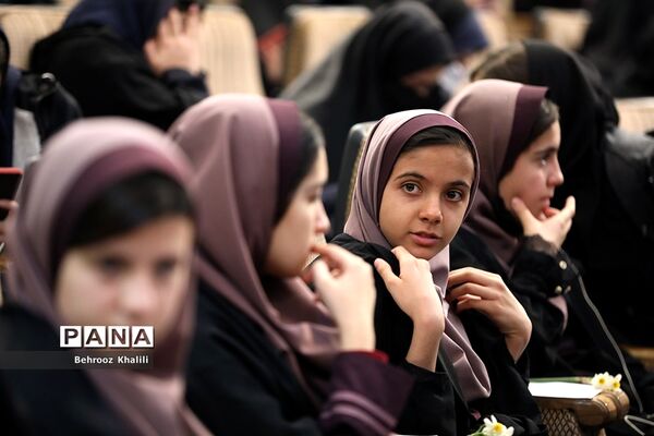 مراسم بدرقه کاروان زیارت اولی‌های دانش‌آموزی مشهد الرضا(ع)
