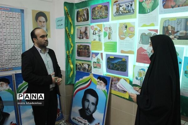 نمایشگاه مدرسه انقلاب در دبیرستان توحید گلوگاه