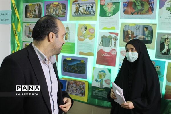 نمایشگاه مدرسه انقلاب در دبیرستان توحید گلوگاه