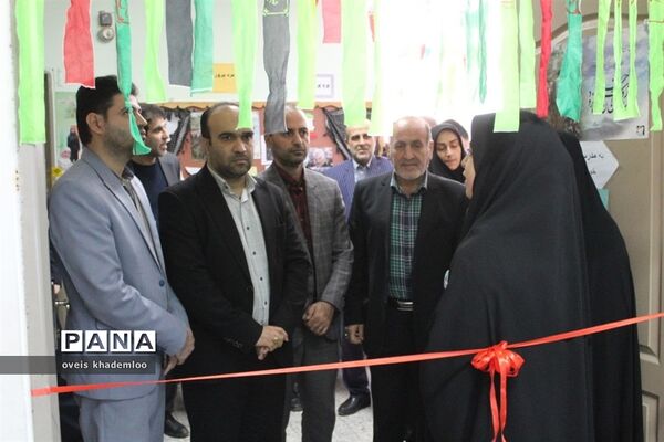 نمایشگاه مدرسه انقلاب در دبیرستان توحید گلوگاه