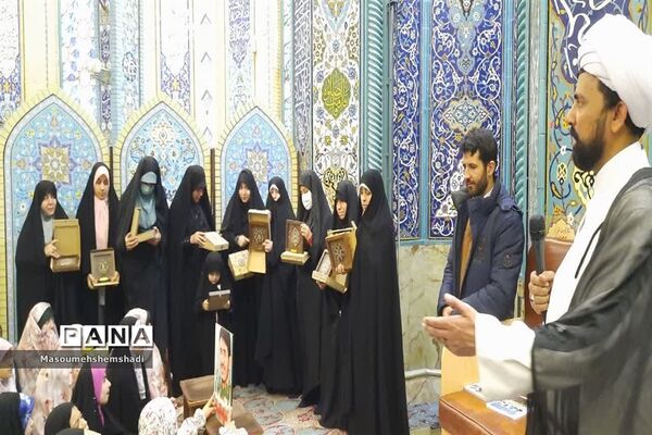 اعتکاف دانش‌آموزان منطقه ۱۲ در مسجد فومنی
