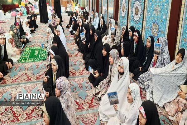 اعتکاف دانش‌آموزان منطقه ۱۲ در مسجد فومنی