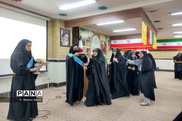 آیین بدرقه دانش‌آموزان هنرستان صباری قم به اردوی راهیان نور