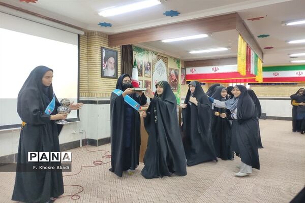 آیین بدرقه دانش‌آموزان هنرستان صباری قم به اردوی راهیان نور