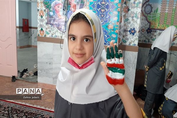 اجرای نقاشی همگانی در دبستان ام البنین خلیفه صفادشت