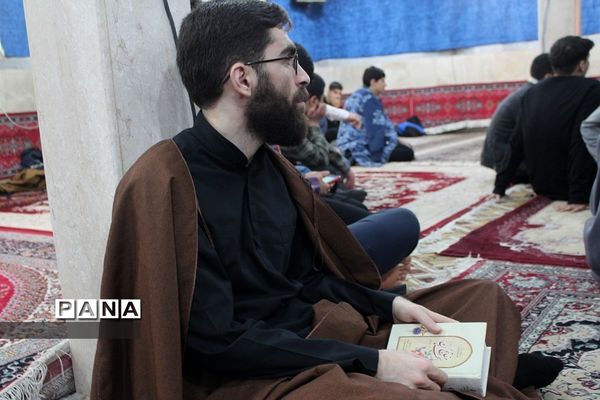 اعتکاف دانش‌آموزان پسر در بهارستان دو