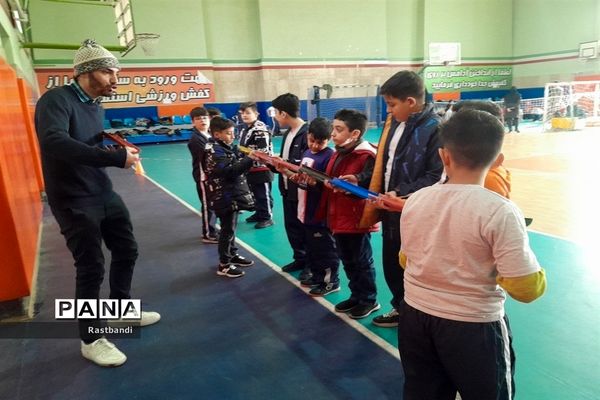 برگزاری جشن دهه فجر دبستان علوی منطقه ۱۳