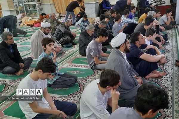 برگزاری مراسم باشکوه اعتکاف دانش‌آموزی با حضور پرشور سواد‌آموزان در مسجد ۱۴ معصوم