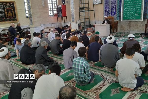 برگزاری مراسم باشکوه اعتکاف دانش‌آموزی با حضور پرشور سواد‌آموزان در مسجد ۱۴ معصوم