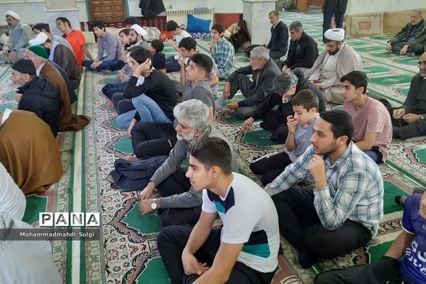 برگزاری مراسم باشکوه اعتکاف دانش‌آموزی با حضور پرشور سواد‌آموزان در مسجد ۱۴ معصوم