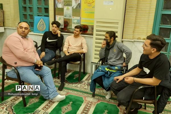 برگزاری مراسم باشکوه اعتکاف دانش‌آموزی با حضور پرشور سواد‌آموزان در مسجد ۱۴ معصوم