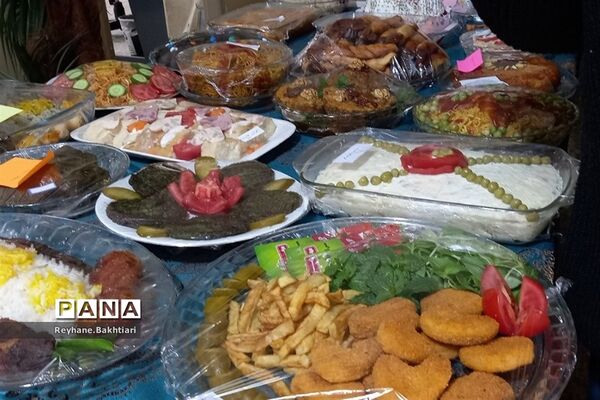 جشنواره غذا در آموزشگاه علم و دین پاکدشت