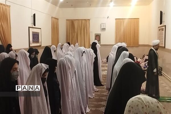 اعتکافی متفاوت در مدرسه شاهد مسفروش کاشان