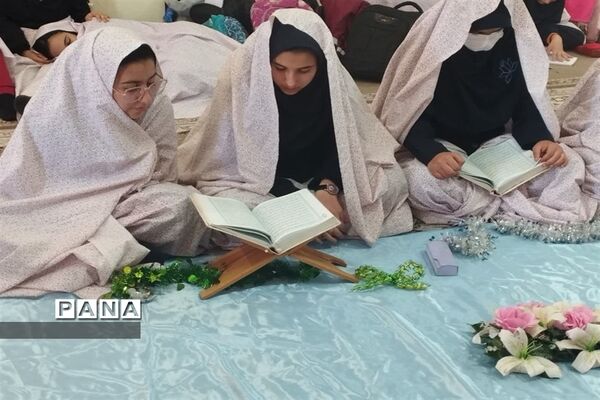 اعتکافی متفاوت در مدرسه شاهد مسفروش کاشان