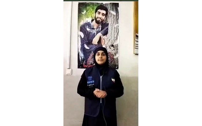 حال و هوای فرارسیدن دهه فجر در دبیرستان شهید حاج امینی شهرستان نجف‌آباد/ فیلم