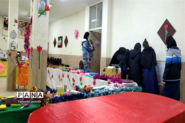 برپایی نمایشگاه و بازارچه مدرسه شایستگان ملارد