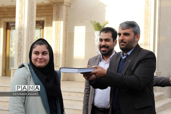 بدرقه دانش‌‌آموزان دختر زیارت‌ اولی شهرستان‌های تهران به سفر مشهد مقدس