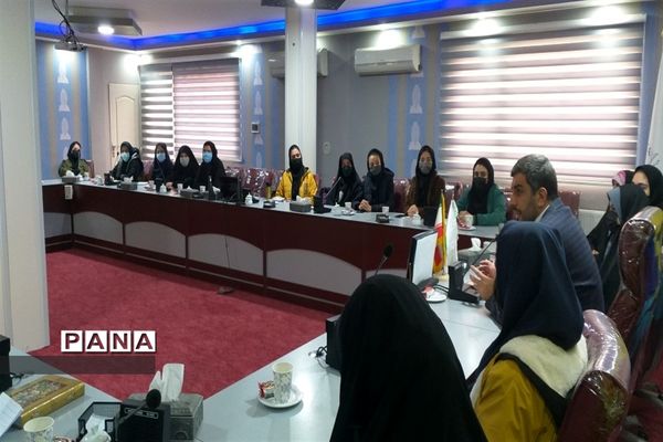 جلسه هم‌اندیشی روسای شورای دانش‌آموزی مدارس متوسطه دوره اول و دوم مدارس دخترانه  منطقه 4